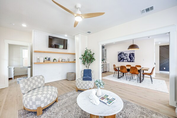 San Antonio Vacation Rental | 6BR | 3BA | 2,790 Sq Ft | 2 Steps Required
