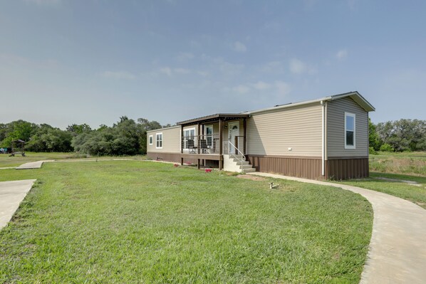 Rock Island Vacation Rental | 3BR | 2BA | 1,140 Sq Ft | Stairs Required