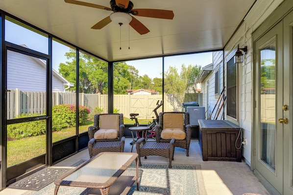 Ocoee Vacation Rental | 3BR | 2.5BA | 1,800 Sq Ft | Small Step to Enter