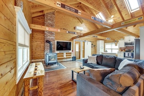 Living Room | Main Level | Flat-Screen TV