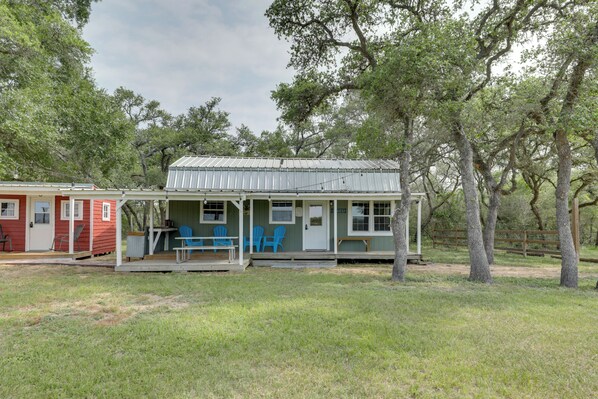 Rock Island Vacation Rental | 3BR | 2BA | 512 Sq Ft | Stairs Required