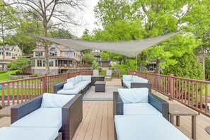 2-Level Dock | Furnished Observation Deck