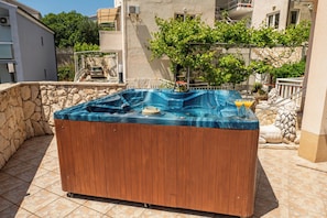 Jacuzzi