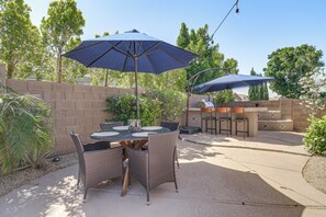 Patio | Outdoor Bar | Gas Grill