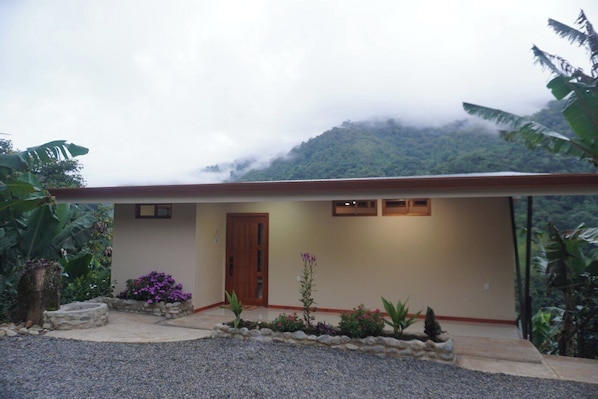 Casita La Tangara Frente