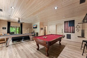 Spielezimmer