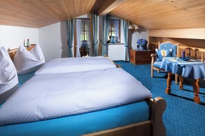 Maisonette-Ferienwohnung Grünstein, 1-2 Personen, 60 qm, 1 Schlafzimmer, Wohnzimmer mit Kachelofen, Balkon-Ferienwohnung Grünstein Schlafzimmer