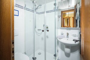 Maisonette-Ferienwohnung Grünstein, 1-2 Personen, 60 qm, 1 Schlafzimmer, Wohnzimmer mit Kachelofen, Balkon-Badezimmer