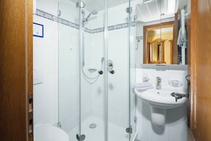Maisonette-Ferienwohnung Grünstein, 1-2 Personen, 60 qm, 1 Schlafzimmer, Wohnzimmer mit Kachelofen, Balkon-Badezimmer