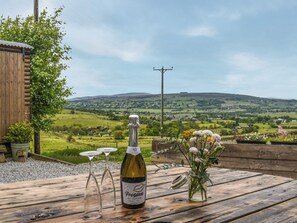 Sitting-out-area | Bracken Hut at Copy House Hideaway, Earby