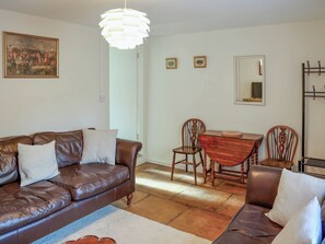 Living room back | Pam&rsquo;s Cottage, Cheltenham