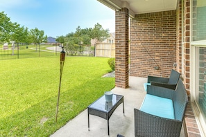 Covered Patio | Outdoor Seating
