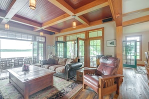 Living Room | 2nd Floor