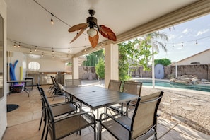Patio | Outdoor Kitchen & Dining Area