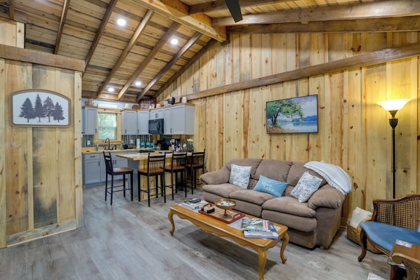 Higden Vacation Rental | 2BR | 1BA | 1 Step to Enter | 325 Sq Ft