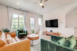 Living Room | Queen Sleeper Sofa | 2nd Floor | Central A/C