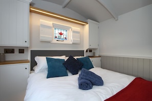 Isabel (Marsham): Sleeps two in a super comfortable king-size bed