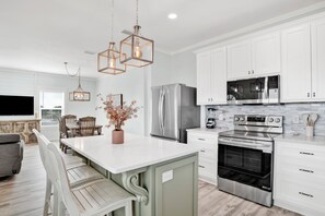 Bay Dreams can accommodate 12 guests