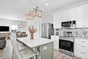 Bay Dreams can accommodate 12 guests