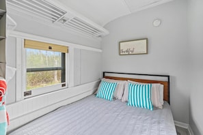 queen bedroom