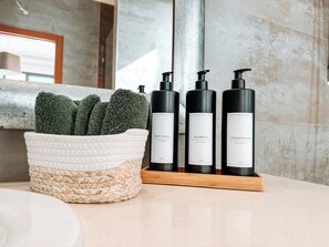 Bathroom amenities