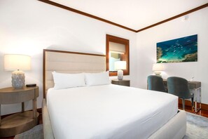 Anuenue At Montage Kapalua Bay The kind of room you actually want to spend all day in  : Master Bedroom