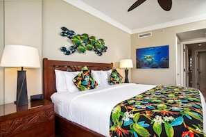 HKH-503 Drift off with the stars and rise with the palms: Master Bedroom