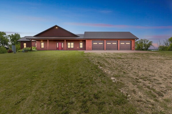 Grass, Lawn, Architecture, Building, Outdoors