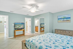 Master Bedroom (king) smart TV