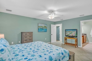 Master Bedroom (king) with ensuite bathroom