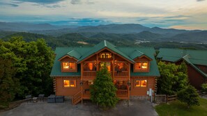 Soaring Views, Endless Skies – This mountaintop escape offers panoramic Smoky Mountain views from every level of the home.