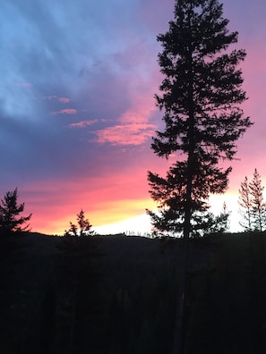 Montana sunrise view from Logan Pointe.