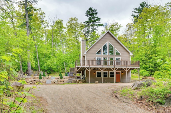 Conway Vacation Rental | 3BR | 2BA | 1,890 Sq Ft | Stairs Required