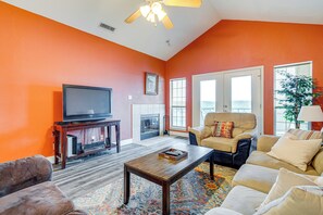 Living Room | Queen Sleeper Sofa | Single-Story Condo | Central Heating & A/C