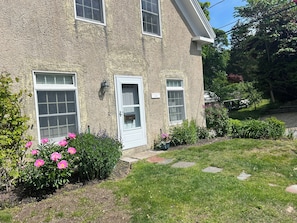 Here is the entry to the charming, coastal carriage house.