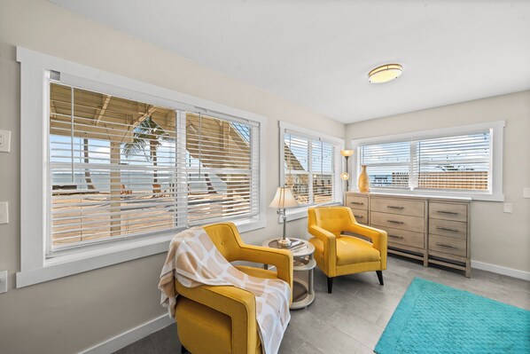 Extra bedroom seating