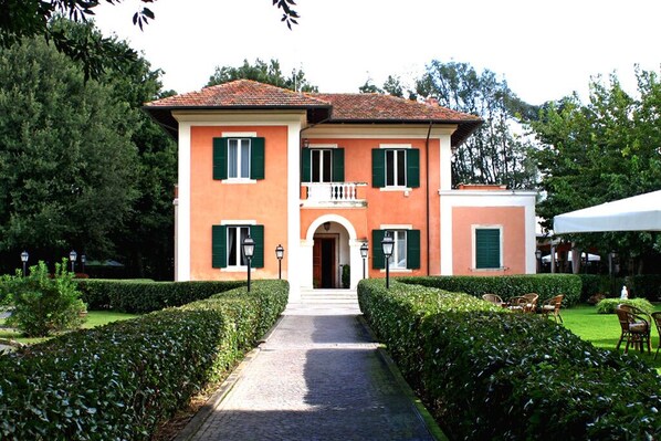 Exterior