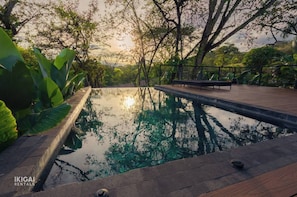 piscina/ swimming pool