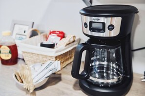 Kaffee und/oder Kaffeemaschine