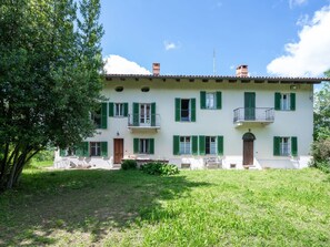 Maison, Zone Résidentielle, Domicile, Lot Terre, Pelouse, Biens, Chalet, Ferme, Jardin, Cour