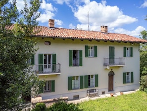 Maison, Zone Résidentielle, Domicile, Lot Terre, Porte, Chalet, Biens, Pelouse, Ferme, Balcon