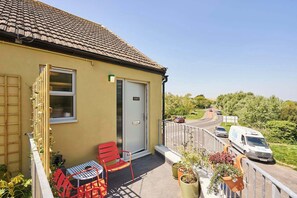 Apartment 2, Lewes Road, Newhaven - Host & Stay