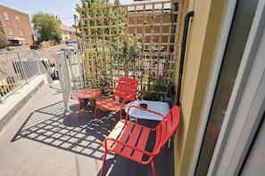 Apartment 2, Lewes Road, Newhaven - Host & Stay