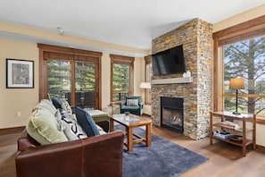 Living Room with SmartTV and Gas Fireplace