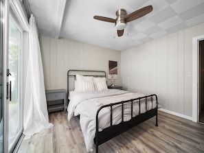Queen Bedroom