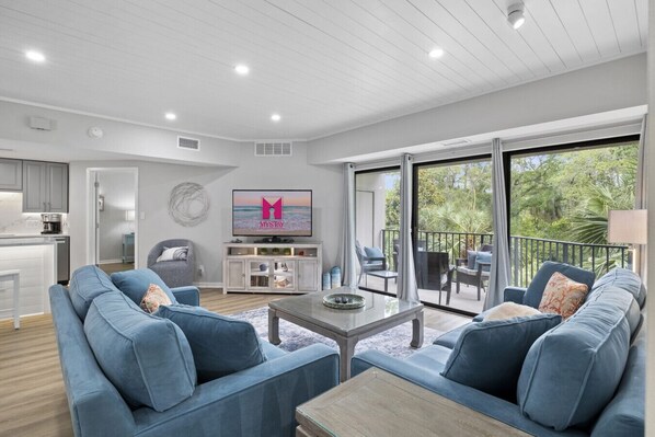 Forest Beach Villas – Prime Location Near Iconic Coligny Beach