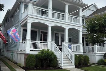 Spacious 4-bedroom condo new listing  easy walk to beach, boardwalk and downtown