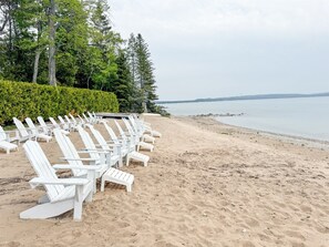 Access to Roaring Brook Beach