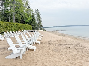 Access to Roaring Brook Beach