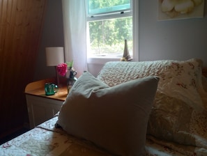 Comfy, sunny airy & bright